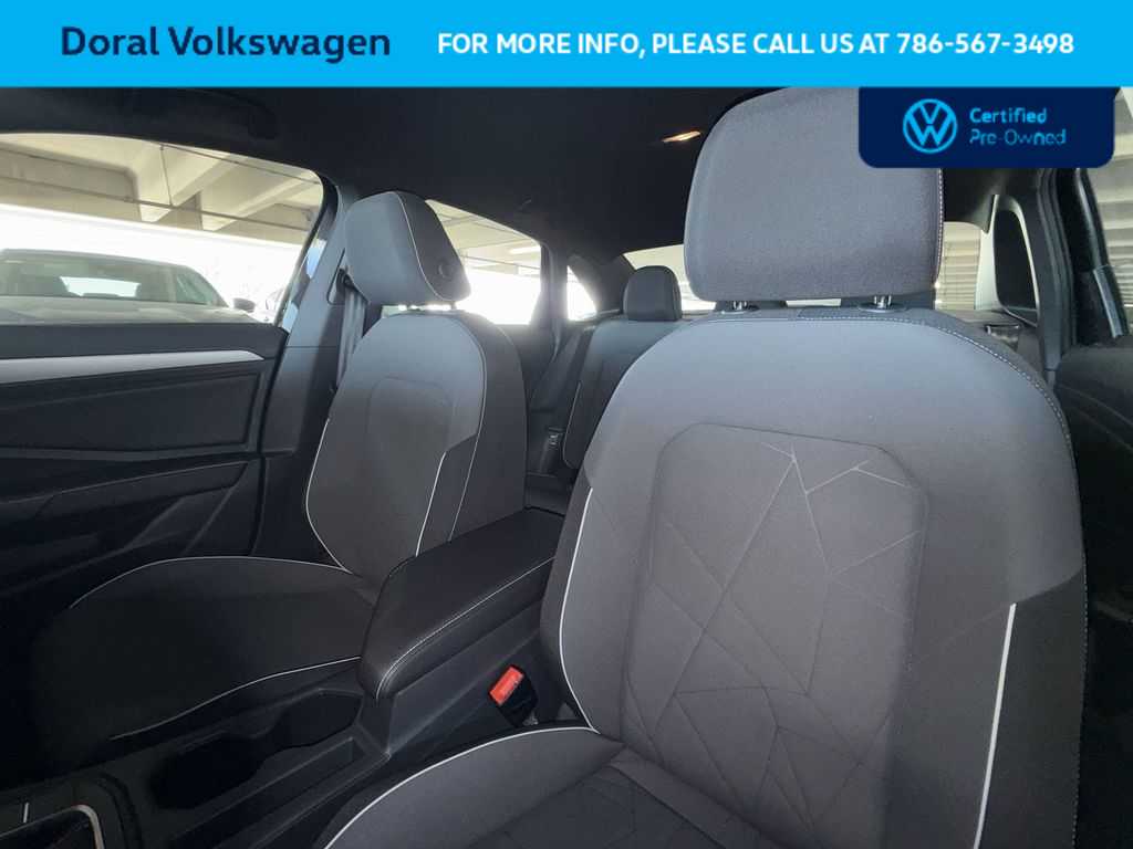 Thumbnail: 2025 Volkswagen Jetta - 14