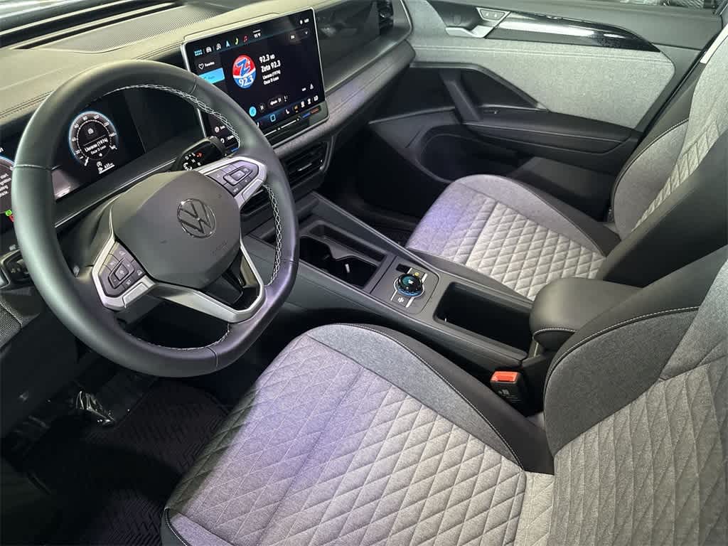 Thumbnail: 2025 Volkswagen Tiguan - 13