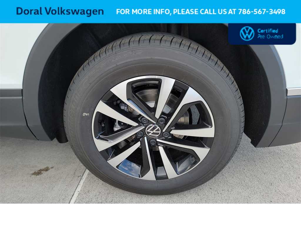 Thumbnail: 2023 Volkswagen Tiguan - 17