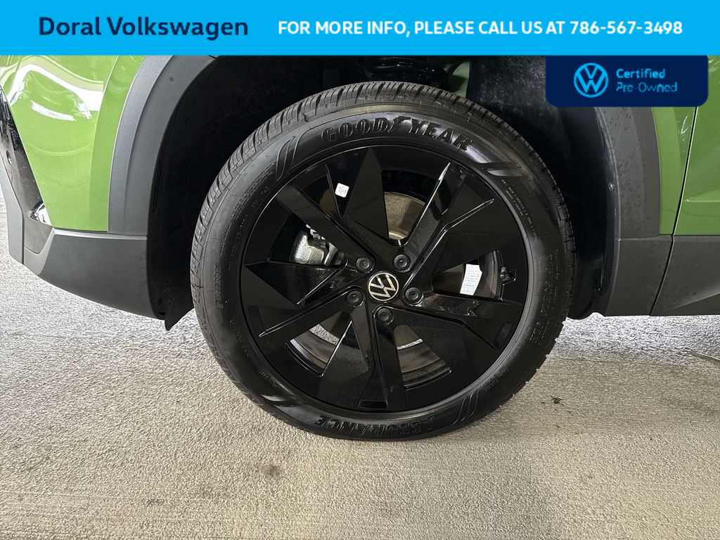 Thumbnail: 2025 Volkswagen Taos - 10