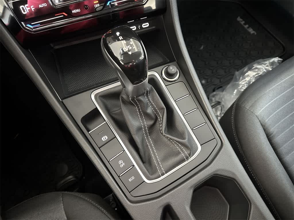 Thumbnail: 2025 Volkswagen Jetta - 21