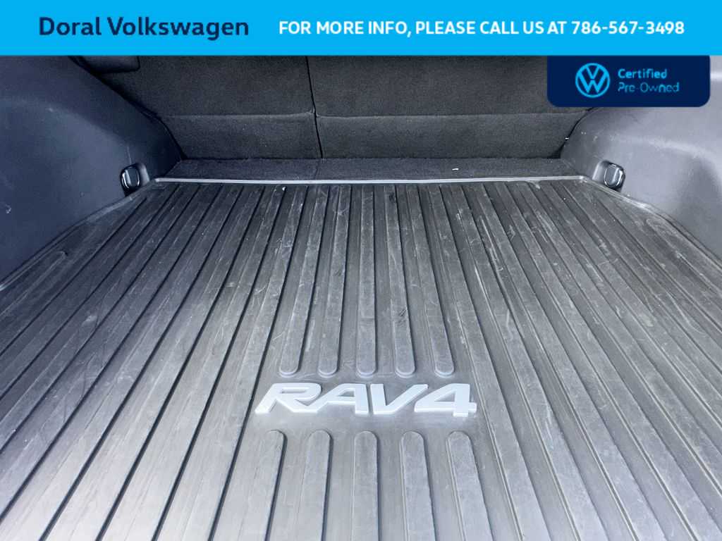 Thumbnail: 2024 Toyota RAV4 - 25