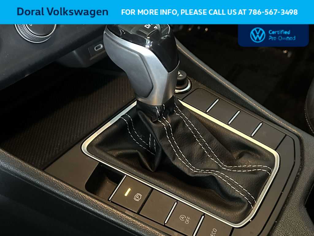 Thumbnail: 2023 Volkswagen Jetta - 21