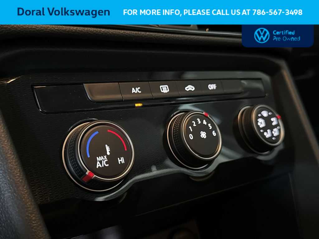 Thumbnail: 2025 Volkswagen Taos - 20