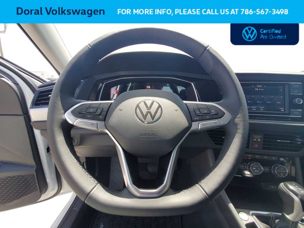 Thumbnail: 2023 Volkswagen Jetta - 21