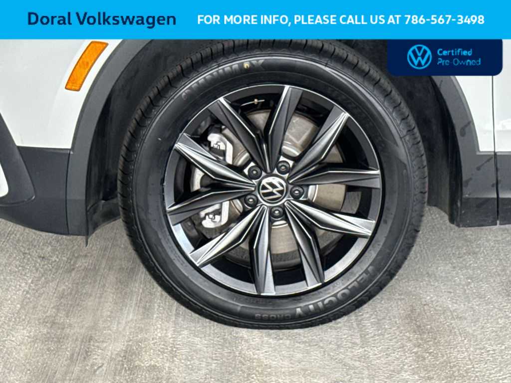 Thumbnail: 2023 Volkswagen Tiguan - 11