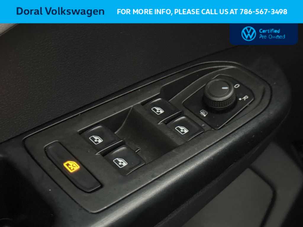 Thumbnail: 2024 Volkswagen Taos - 17