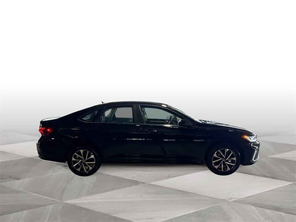 Thumbnail: 2025 Volkswagen Jetta - 9