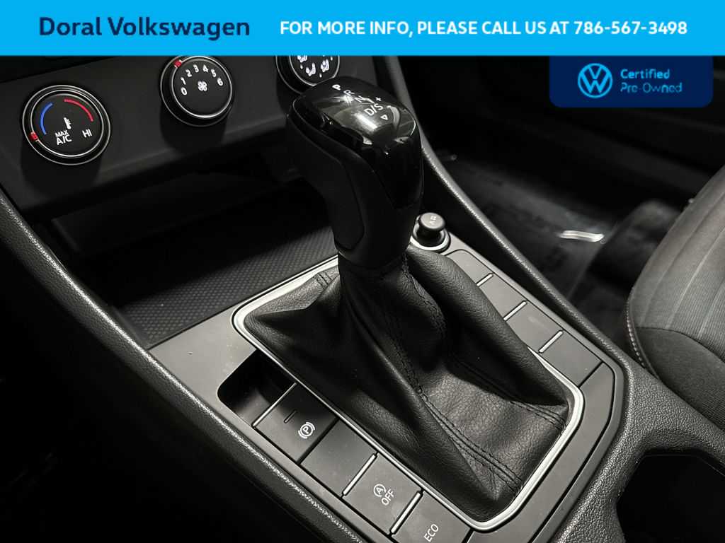 Thumbnail: 2023 Volkswagen Jetta - 21