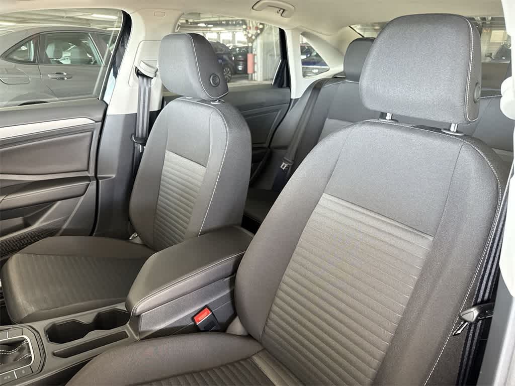 Thumbnail: 2026 Volkswagen Jetta - 14