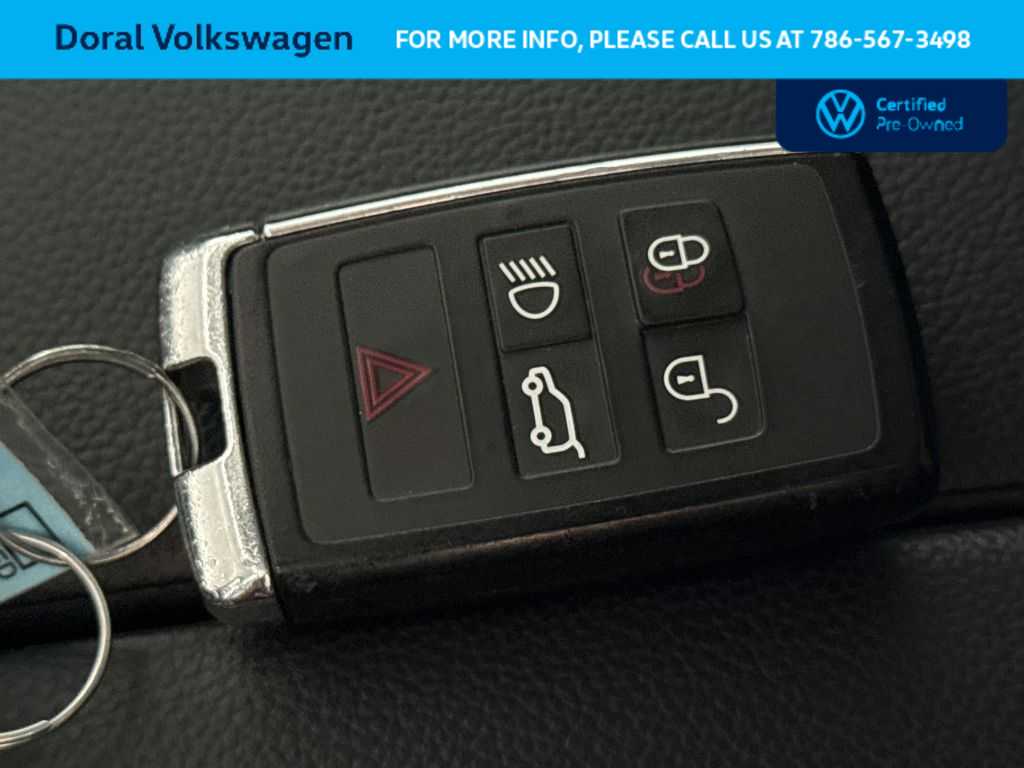 Thumbnail: 2020 Land Rover Range Rover Evoque - 28