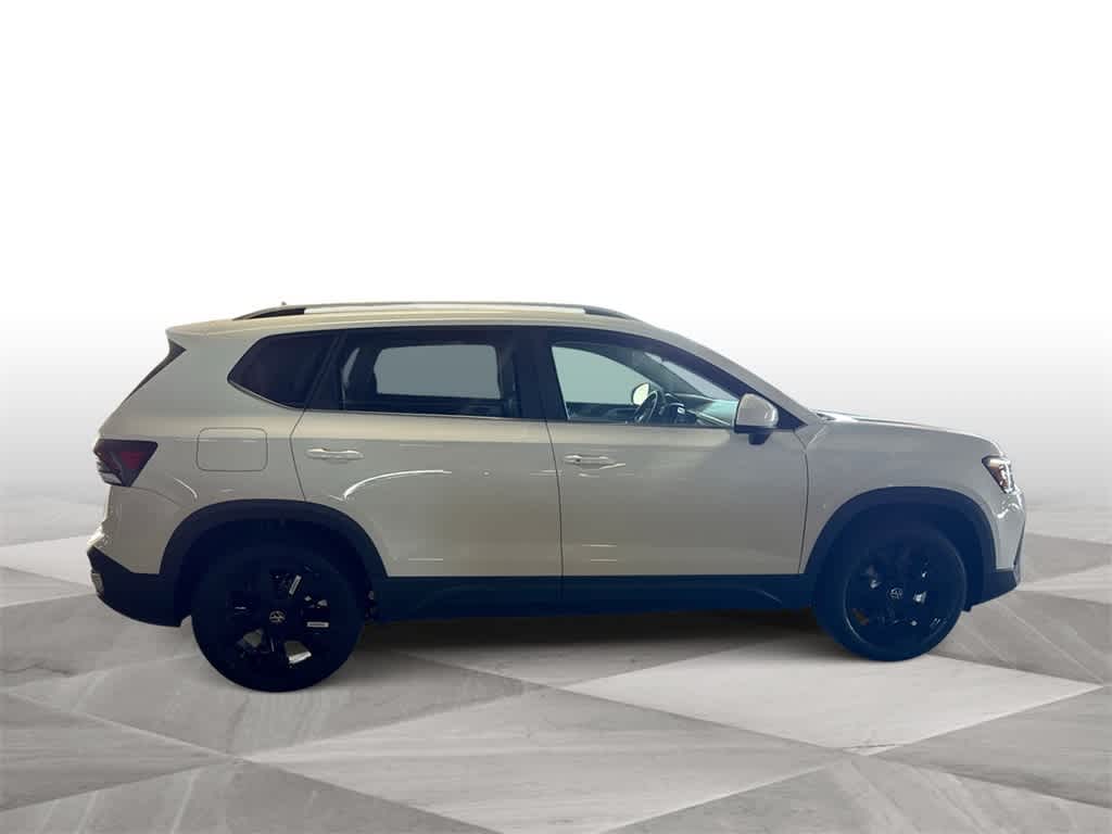Thumbnail: 2025 Volkswagen Taos - 9