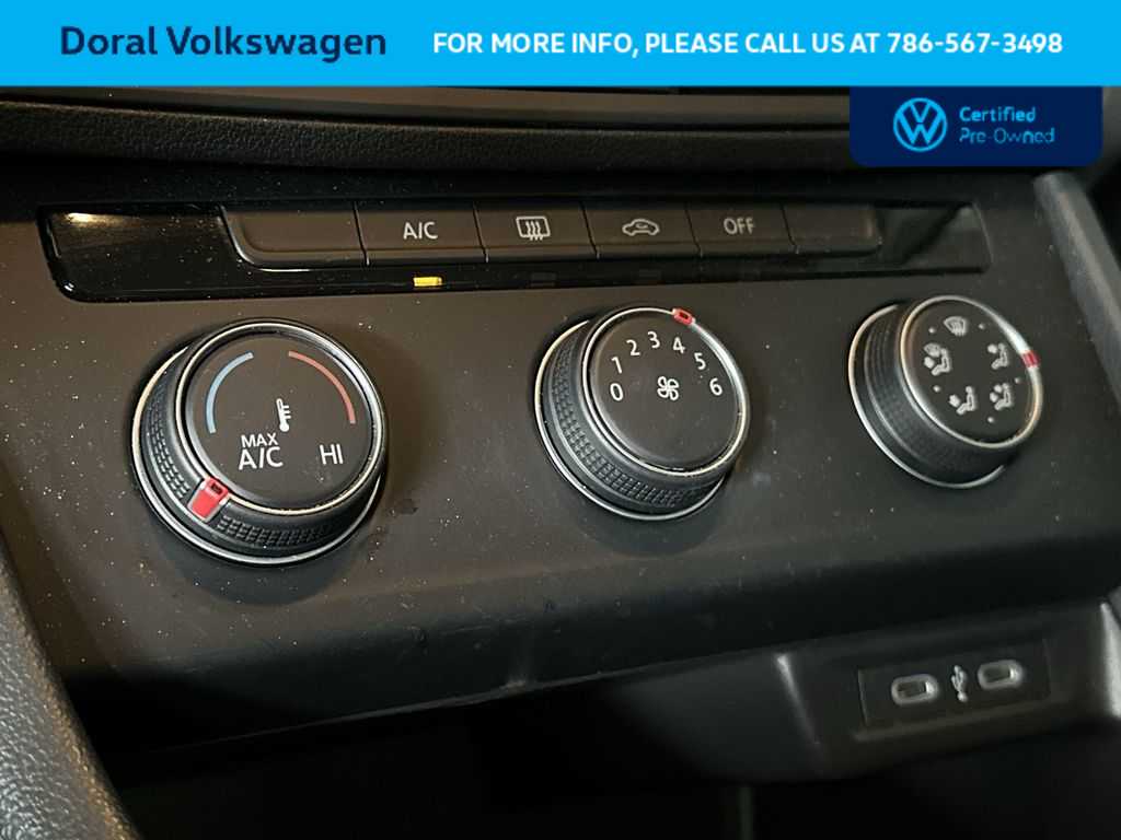 Thumbnail: 2023 Volkswagen Jetta - 20