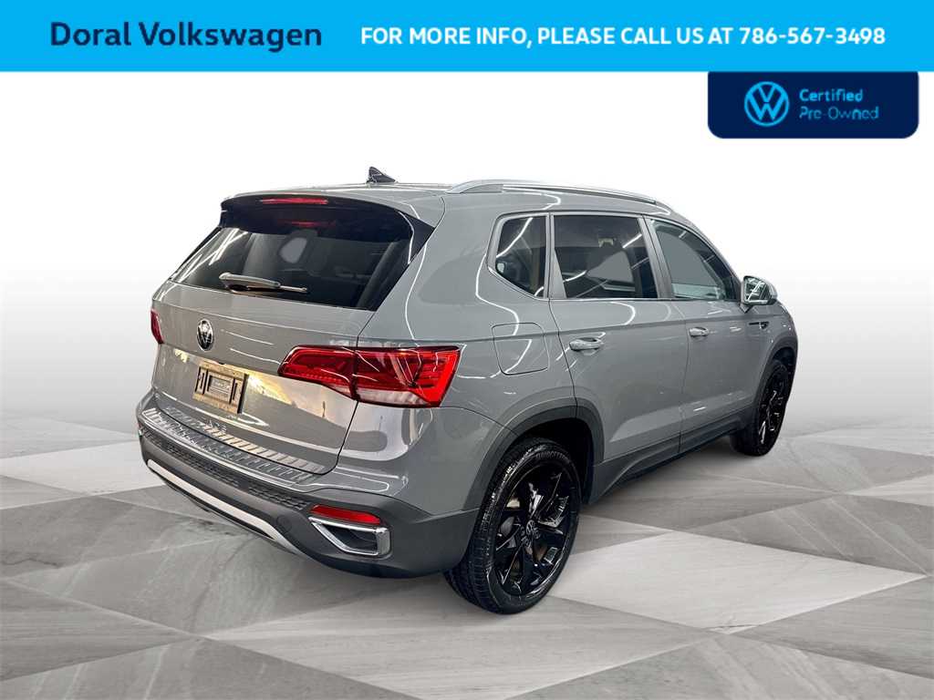 Thumbnail: 2022 Volkswagen Taos - 8