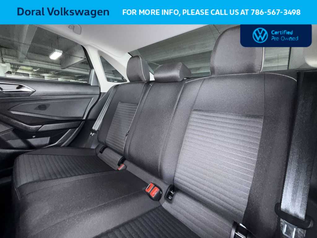Thumbnail: 2024 Volkswagen Jetta - 22