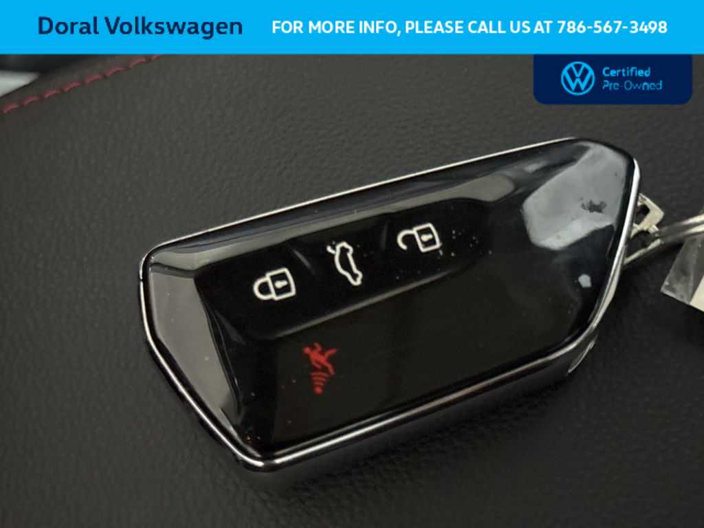Thumbnail: 2025 Volkswagen Golf - 28