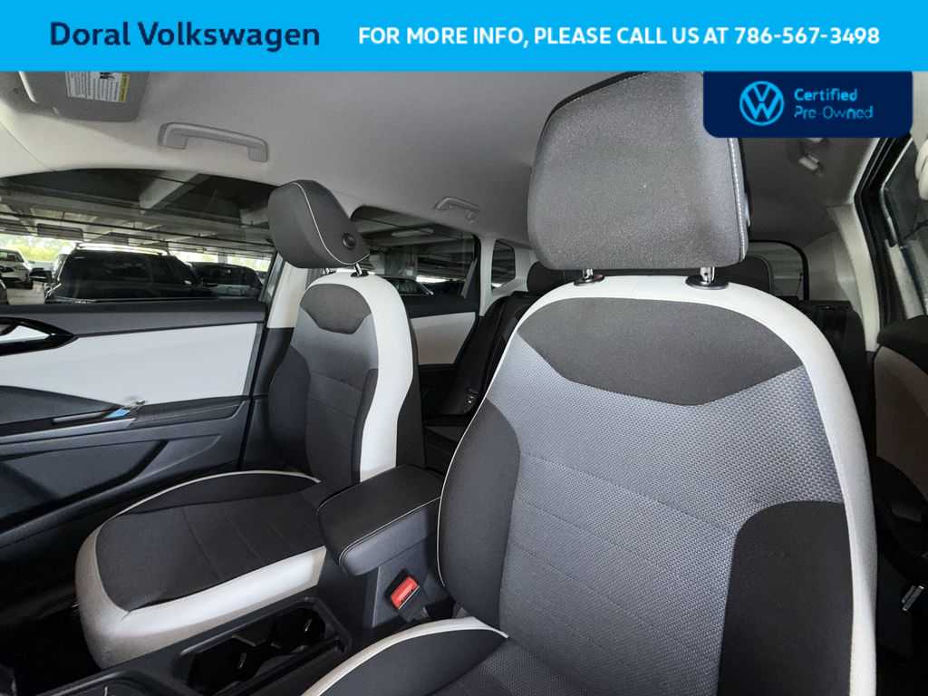Thumbnail: 2025 Volkswagen Taos - 14