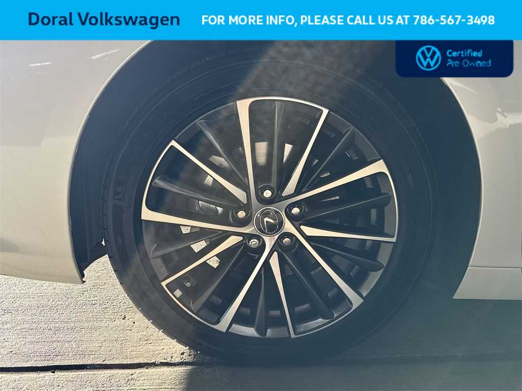 Thumbnail: 2025 Lexus ES - 10