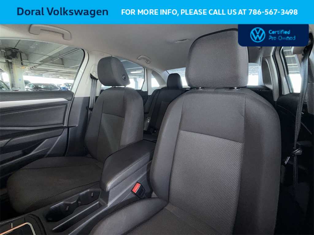 Thumbnail: 2019 Volkswagen Jetta - 14