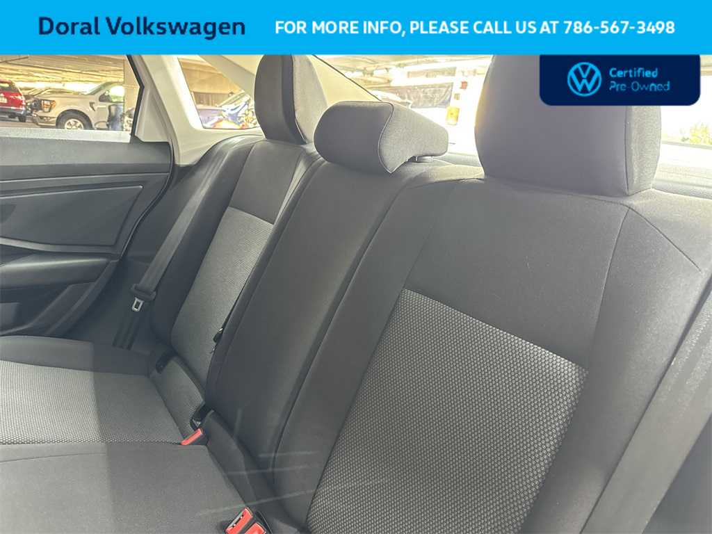 Thumbnail: 2021 Volkswagen Jetta - 22