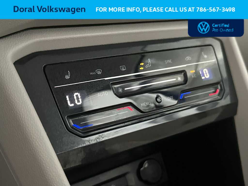Thumbnail: 2023 Volkswagen Tiguan - 20