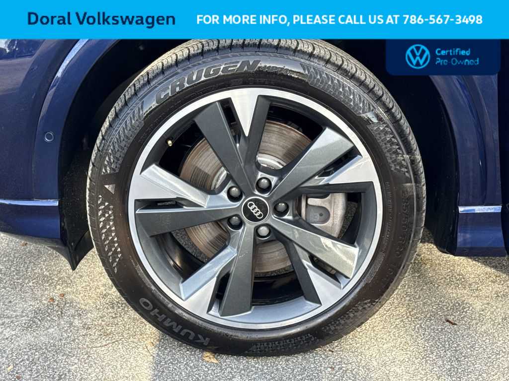 Thumbnail: 2023 Audi Q4 e-tron - 11