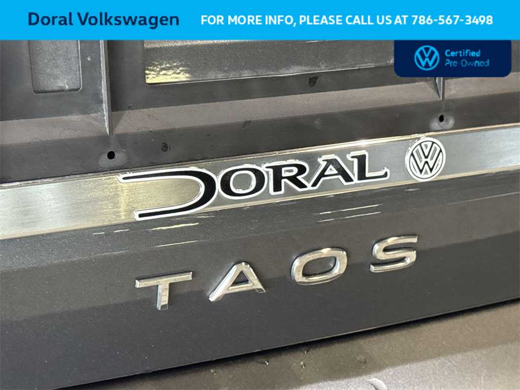 Thumbnail: 2022 Volkswagen Taos - 10