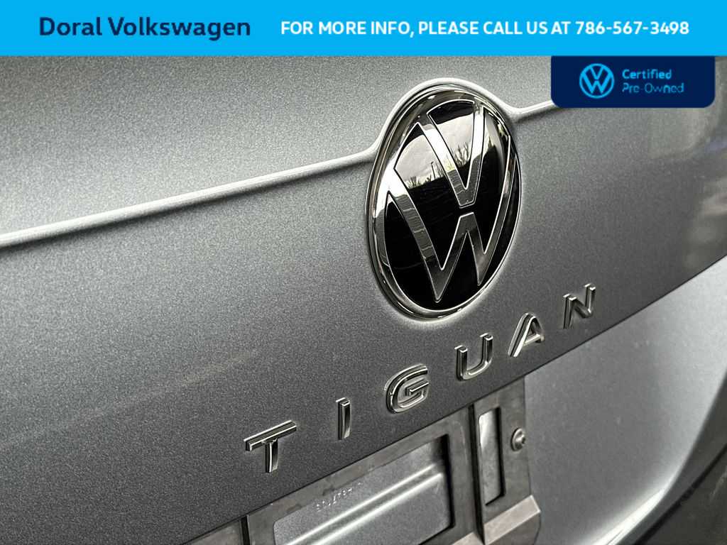 Thumbnail: 2023 Volkswagen Tiguan - 10