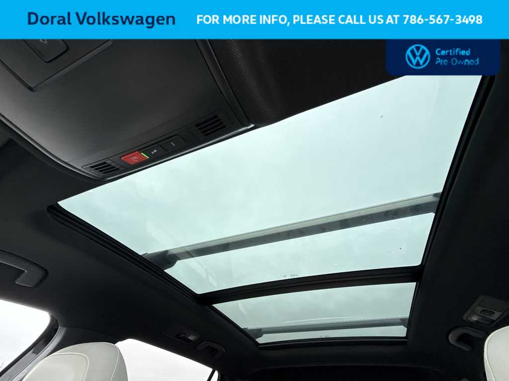 Thumbnail: 2023 Volkswagen Tiguan - 17