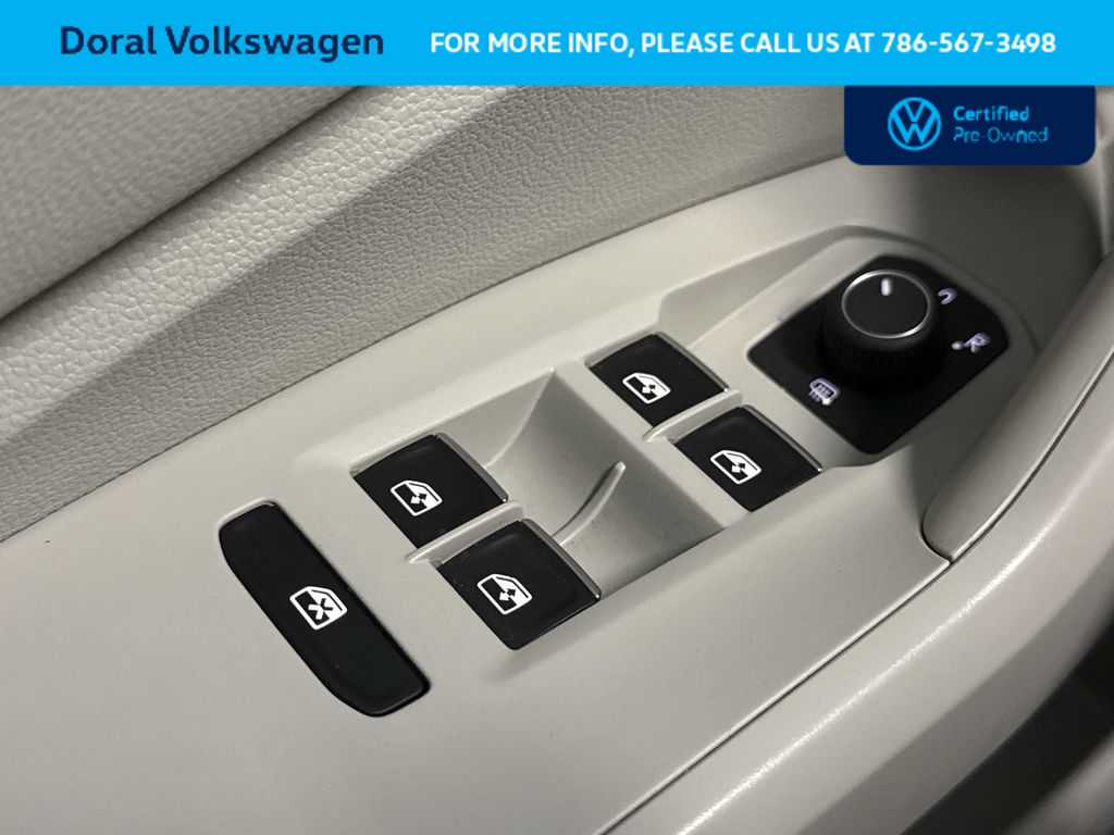 Thumbnail: 2024 Volkswagen Jetta - 17