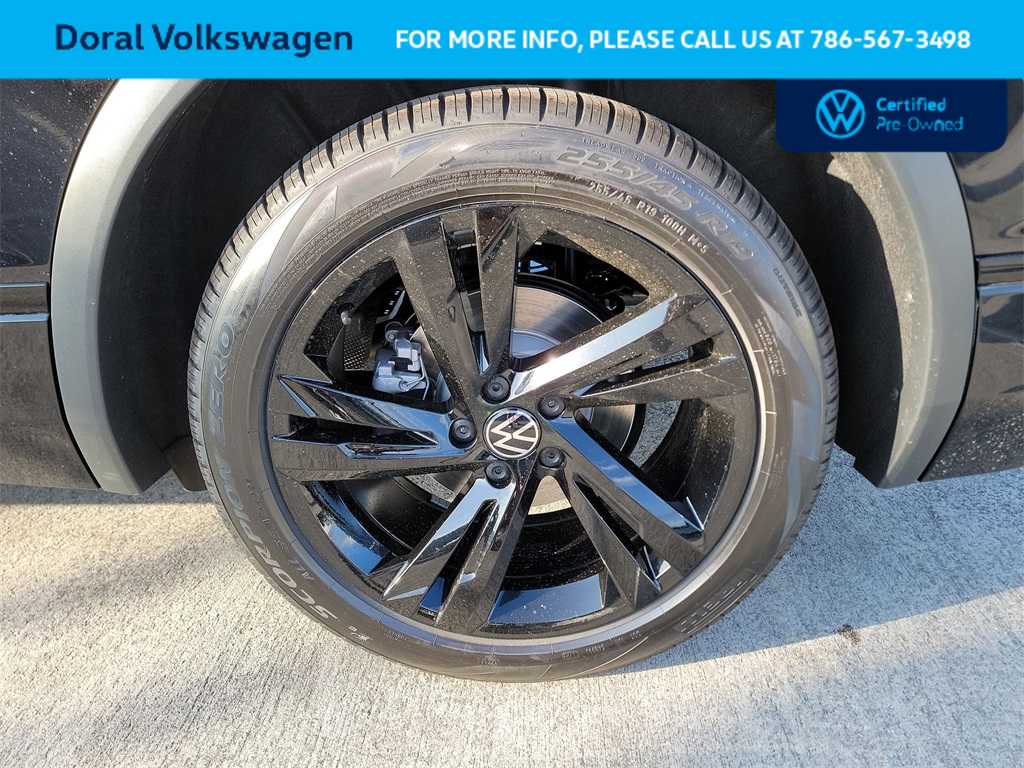 Thumbnail: 2023 Volkswagen Tiguan - 17