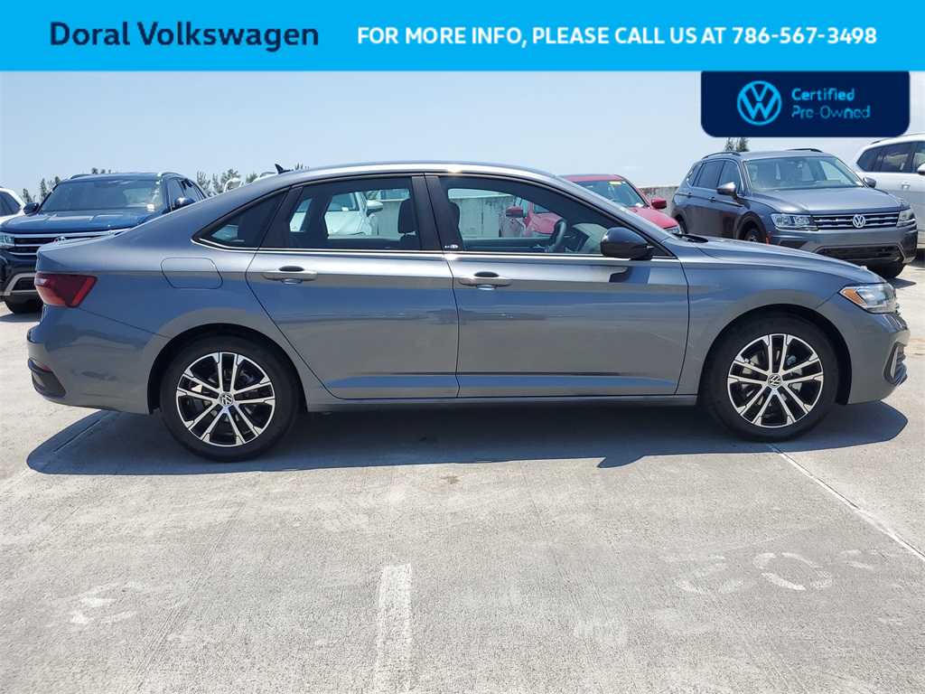 Thumbnail: 2023 Volkswagen Jetta - 12