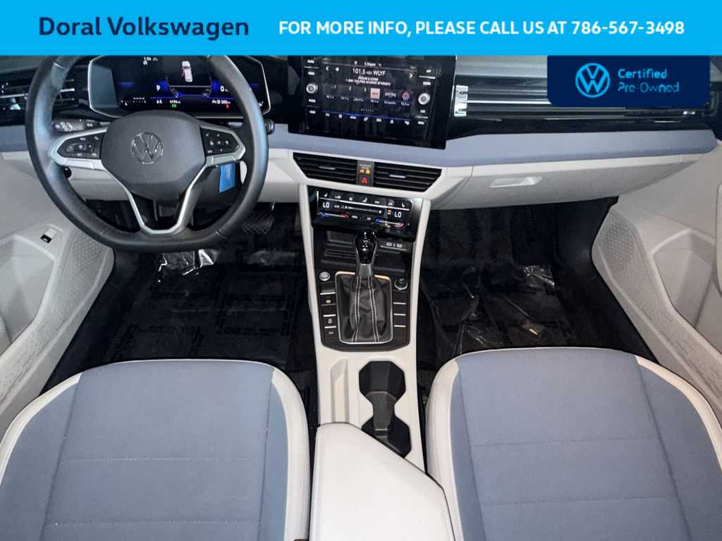 2025 Volkswagen Jetta SE - Photo 24