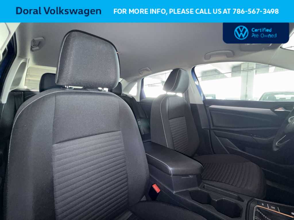 Thumbnail: 2024 Volkswagen Jetta - 27