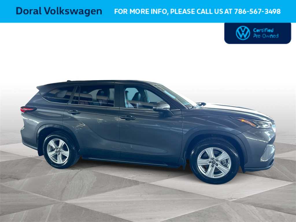 2024 Toyota Highlander LE 9