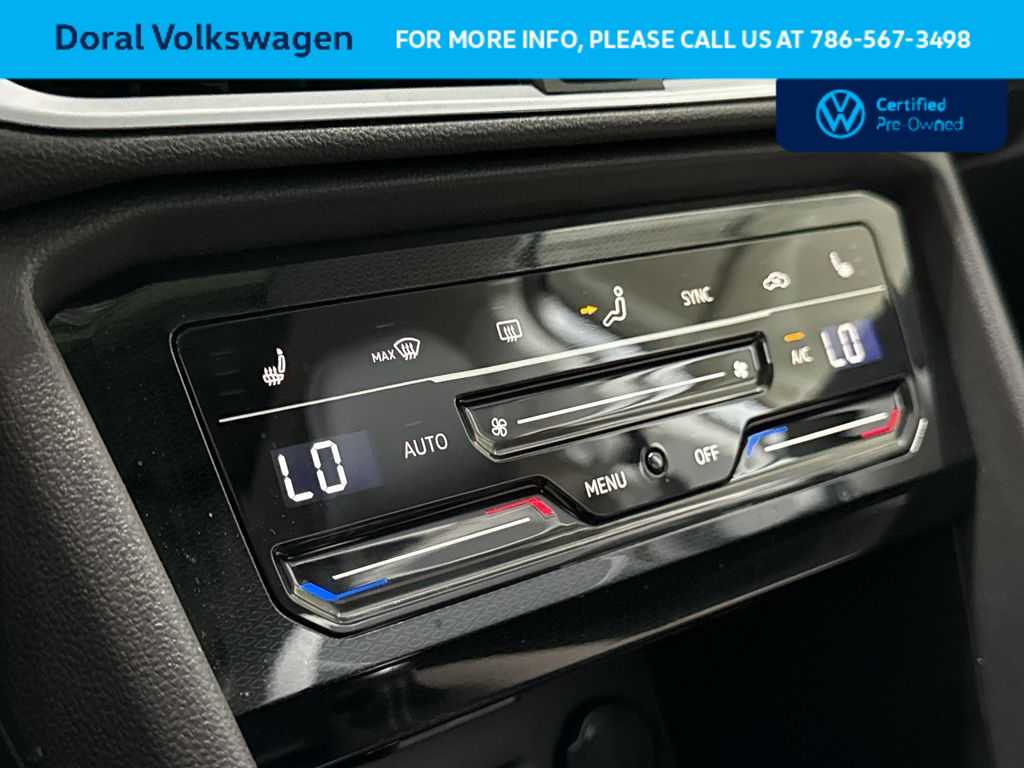 Thumbnail: 2025 Volkswagen Taos - 20