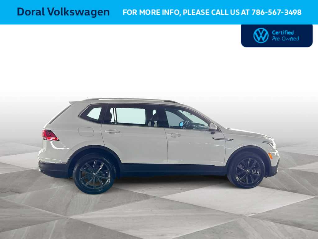 Thumbnail: 2022 Volkswagen Tiguan - 9