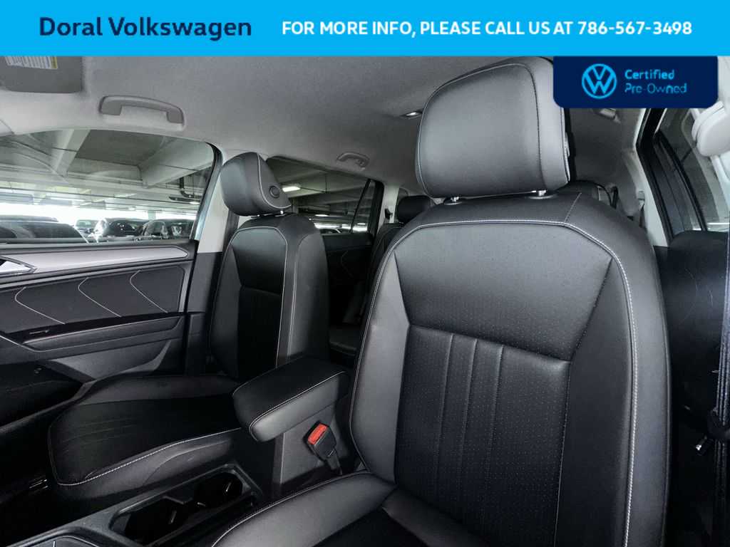 Thumbnail: 2023 Volkswagen Tiguan - 14