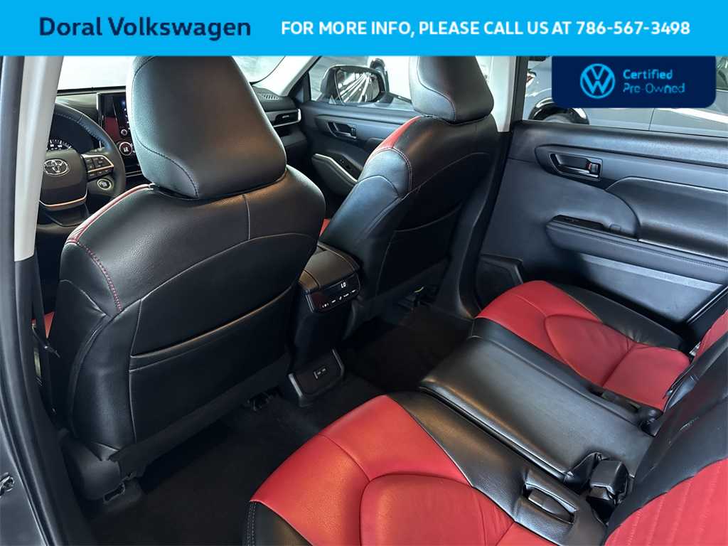 2024 Toyota Highlander LE 23