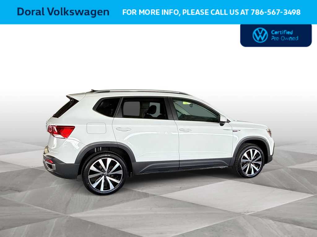 Thumbnail: 2022 Volkswagen Taos - 9