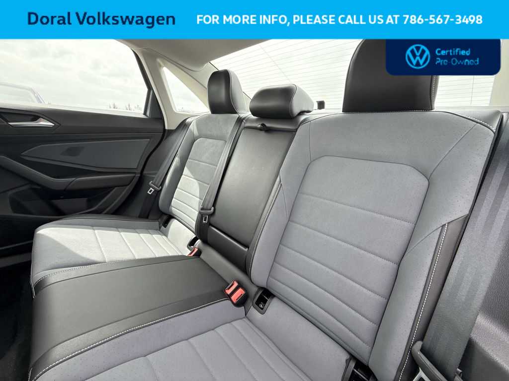 Thumbnail: 2025 Volkswagen Jetta - 22