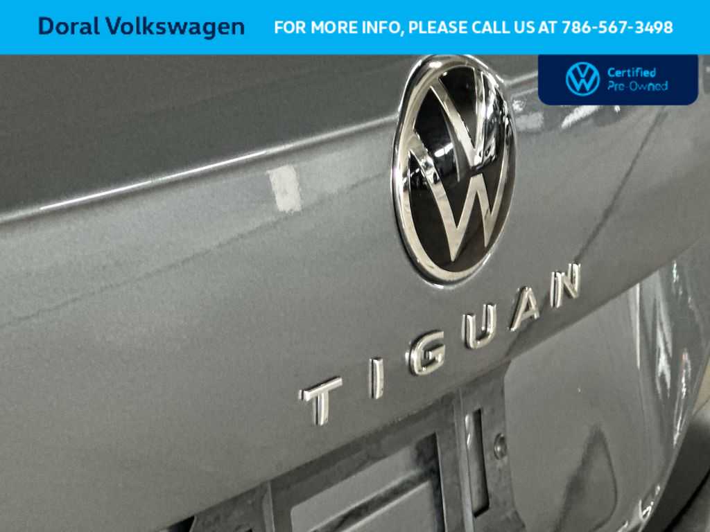 Thumbnail: 2023 Volkswagen Tiguan - 10