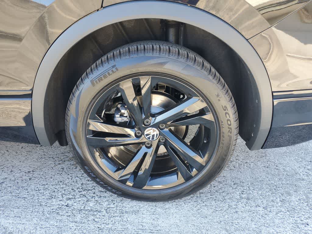Thumbnail: 2024 Volkswagen Tiguan - 17