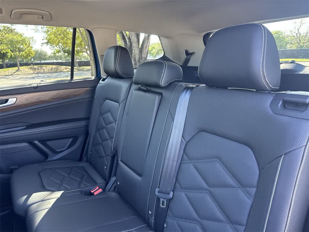 2025 Volkswagen Atlas SE 22