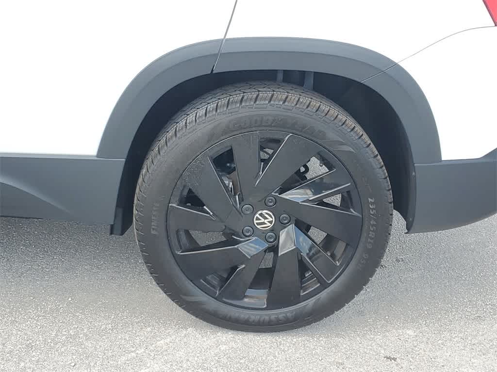 Thumbnail: 2024 Volkswagen Taos - 9