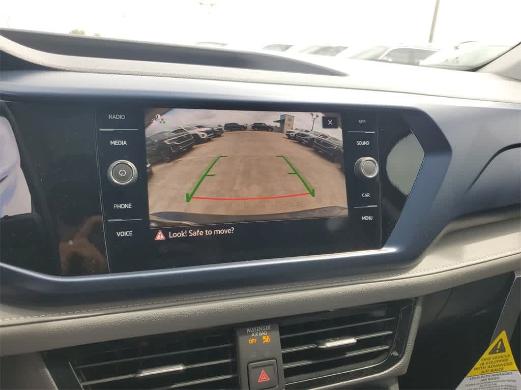 2024 Volkswagen Taos SE 14