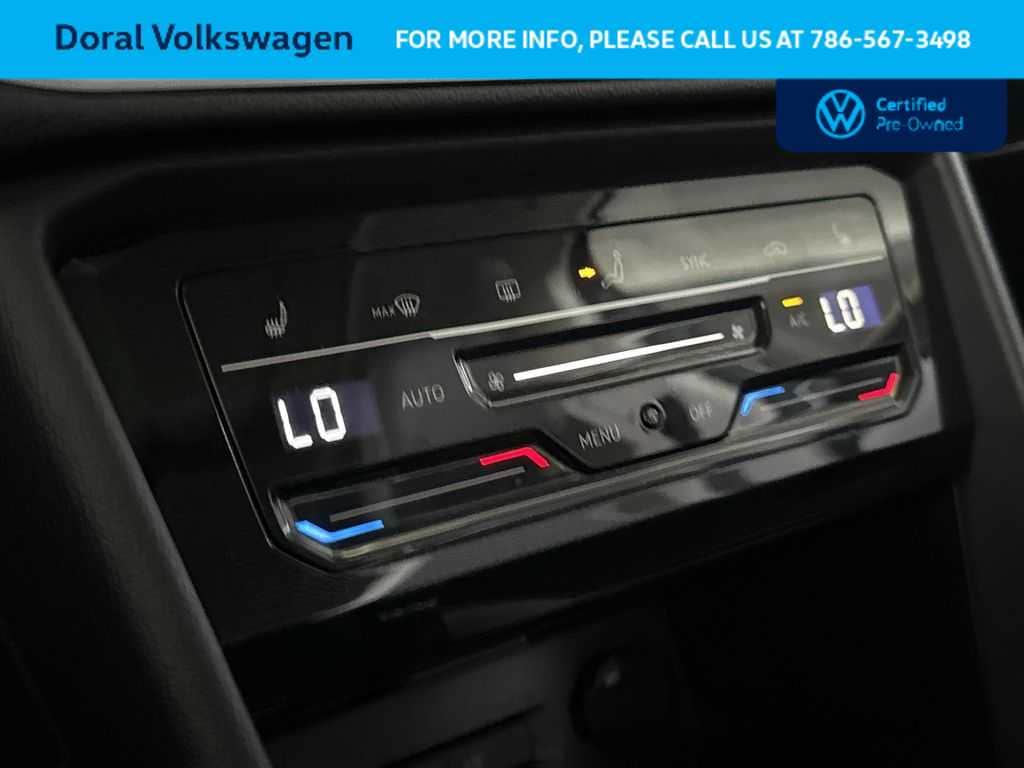 Thumbnail: 2025 Volkswagen Taos - 20