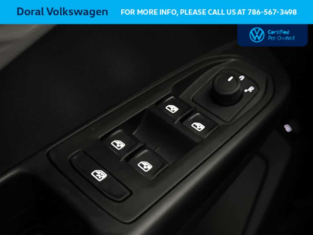 Thumbnail: 2024 Volkswagen Taos - 17