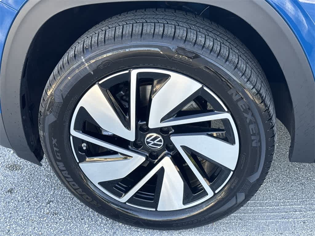 2025 Volkswagen Atlas SE 11