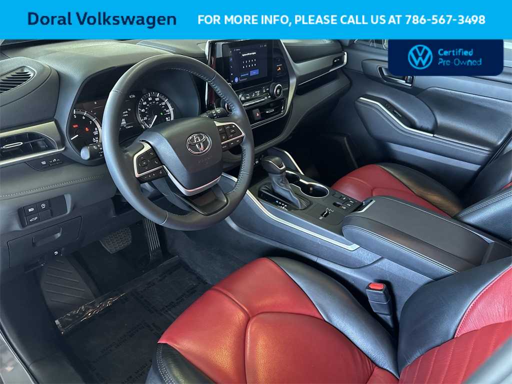 2024 Toyota Highlander LE 13
